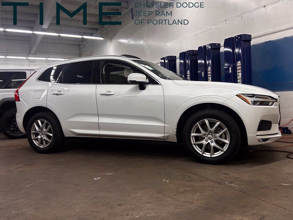 2021 Volvo XC60 T5 Momentum
