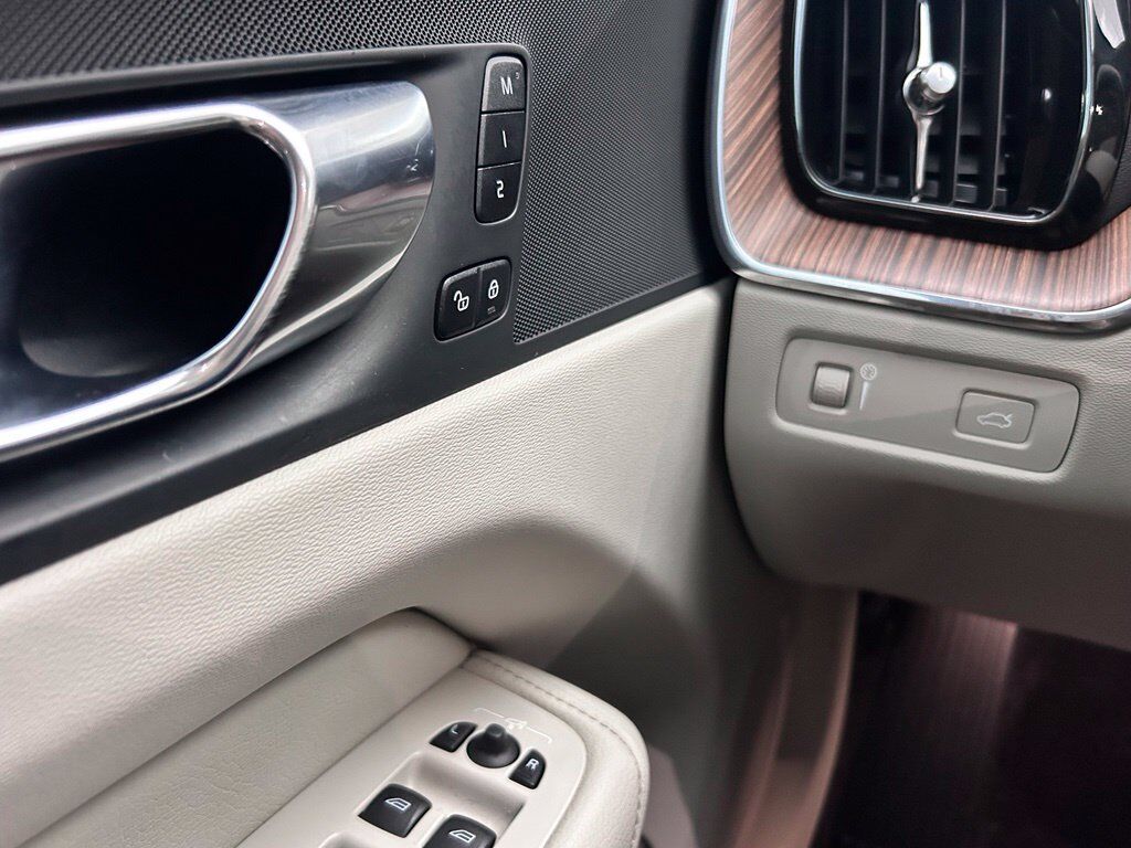 2021 Volvo XC60 T5 Momentum Portland OR
