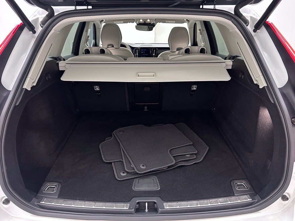 2021 Volvo XC60 T5 Momentum Portland OR
