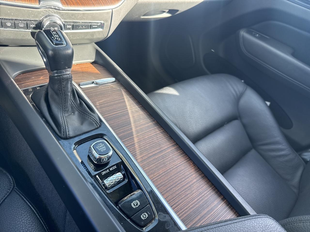 2021 Volvo XC60 T5 Momentum Bend OR