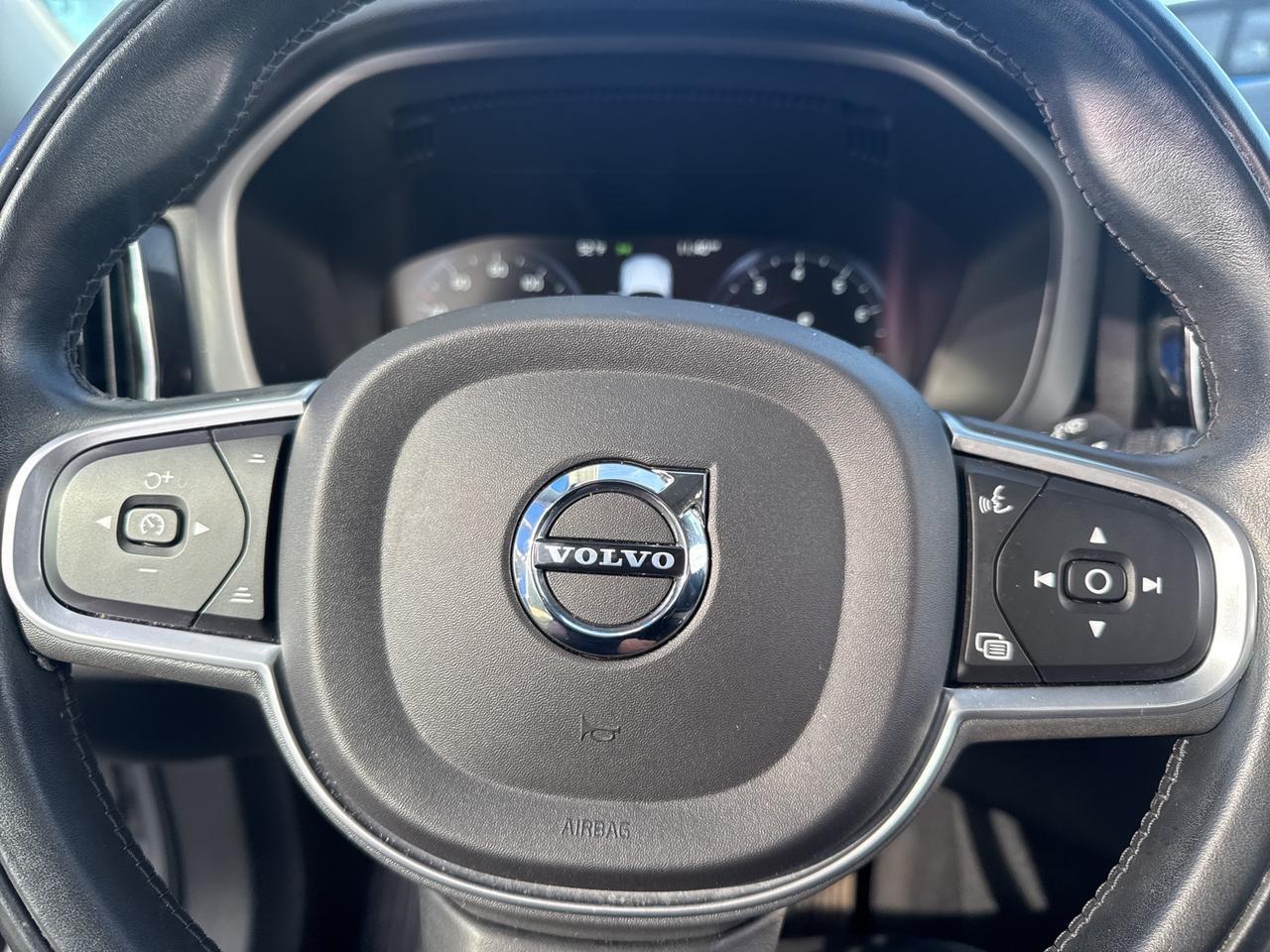 2021 Volvo XC60 T5 Momentum Bend OR