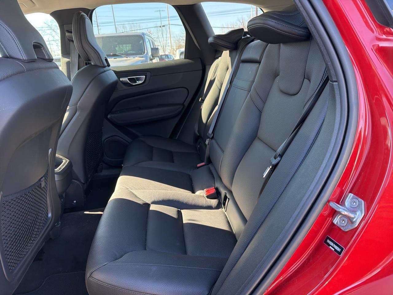 2021 Volvo XC60 T5 Momentum Gaithersburg MD