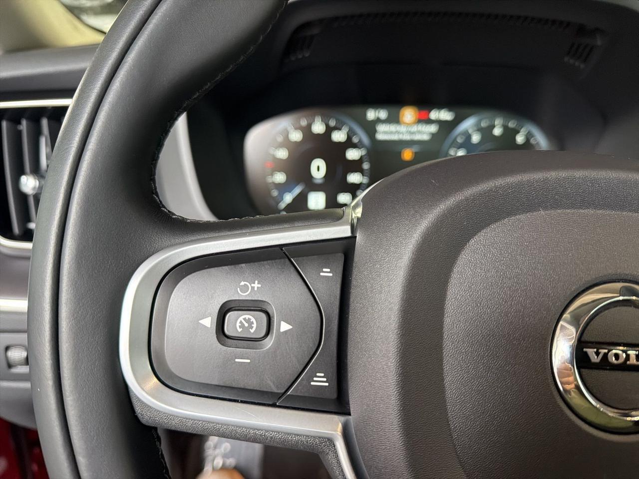 2021 Volvo XC60 T5 Momentum Gaithersburg MD