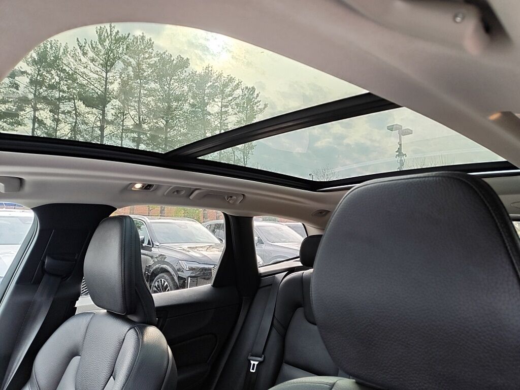 2021 Volvo XC60 T5 Momentum Hunt Valley MD