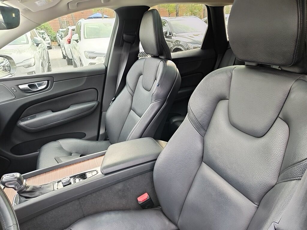 2021 Volvo XC60 T5 Momentum Hunt Valley MD