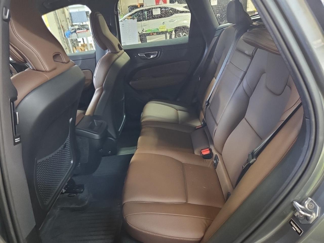 2021 Volvo XC60 T6 Momentum Adaptive Cruise Harman Kardon Sound Portland OR