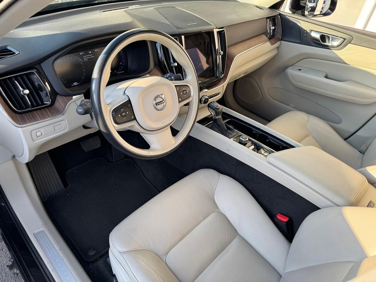 2021 Volvo XC60 T6 Momentum Gladstone OR
