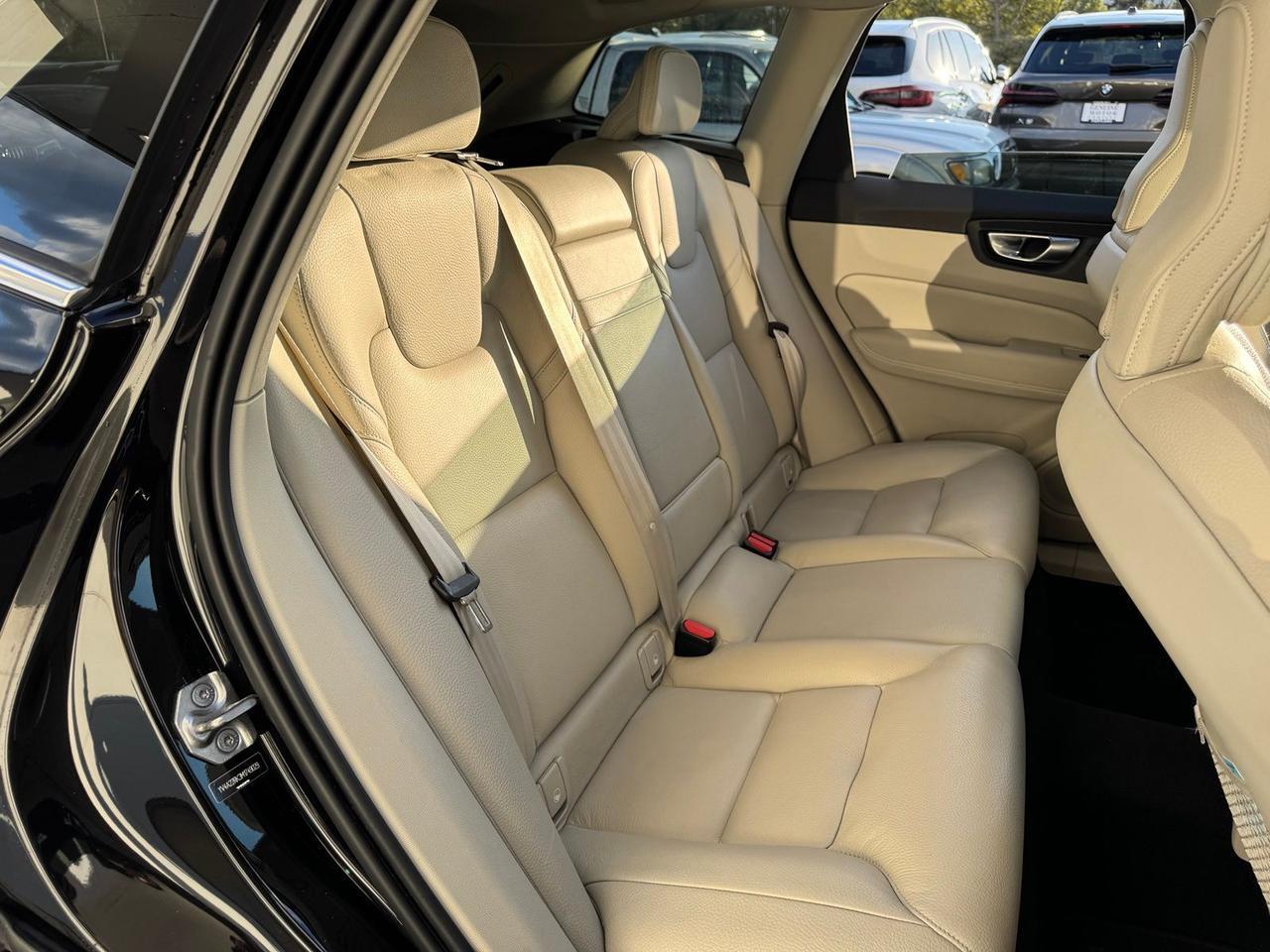 2021 Volvo XC60 T6 Momentum Gladstone OR