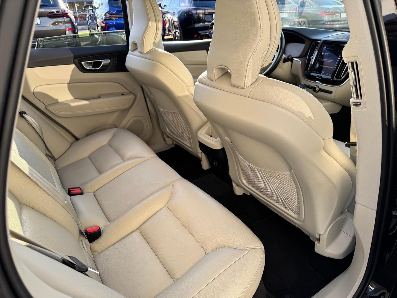 2021 Volvo XC60 T6 Momentum Gladstone OR