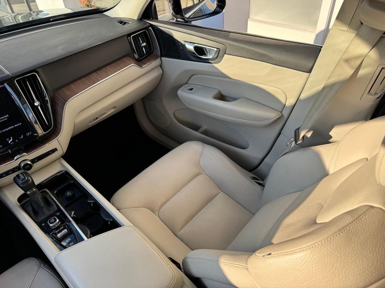 2021 Volvo XC60 T6 Momentum Gladstone OR