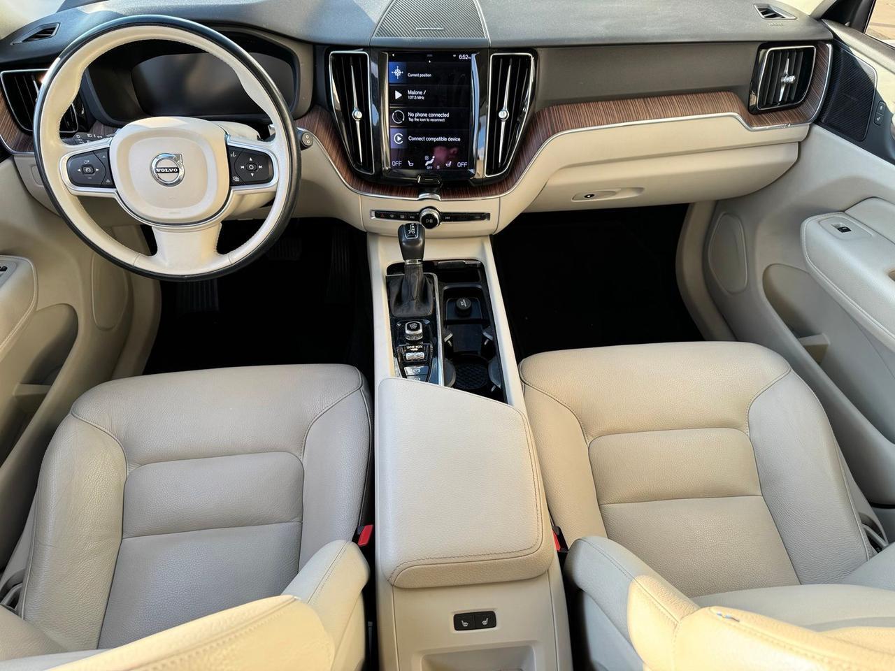 2021 Volvo XC60 T6 Momentum Gladstone OR