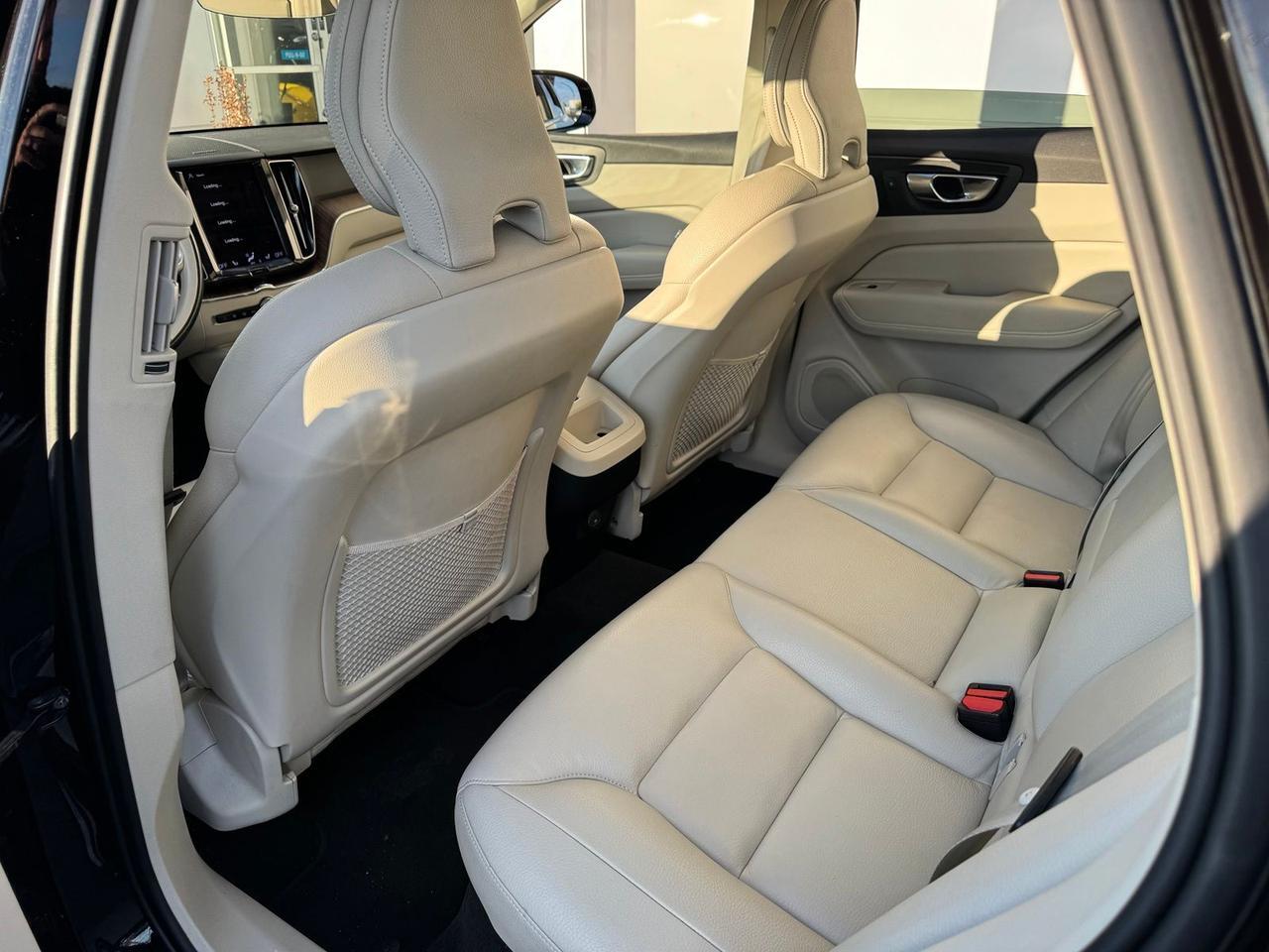 2021 Volvo XC60 T6 Momentum Gladstone OR