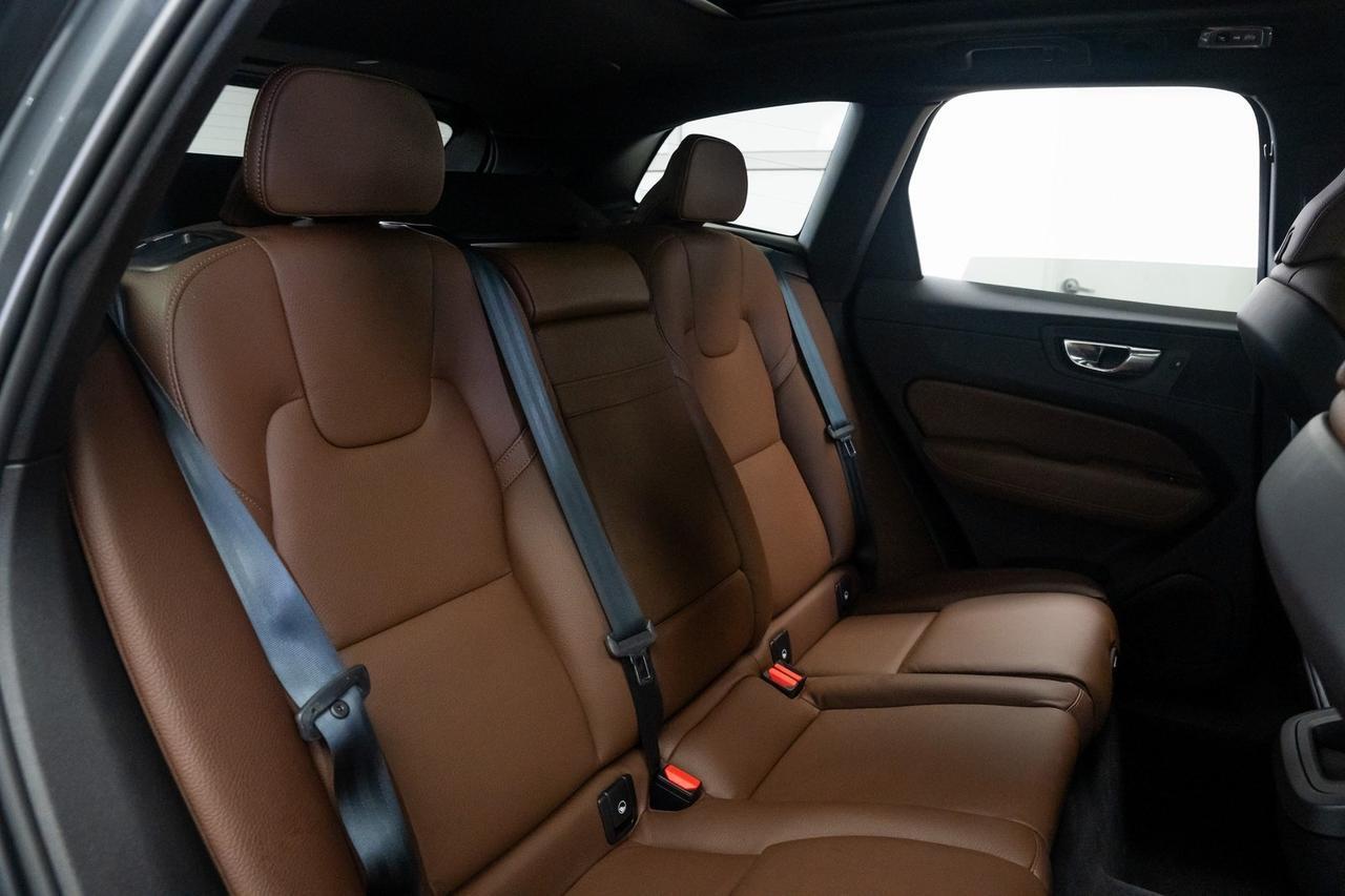 2021 Volvo XC60 T6 Momentum Heated Seats Premium Package Portland OR