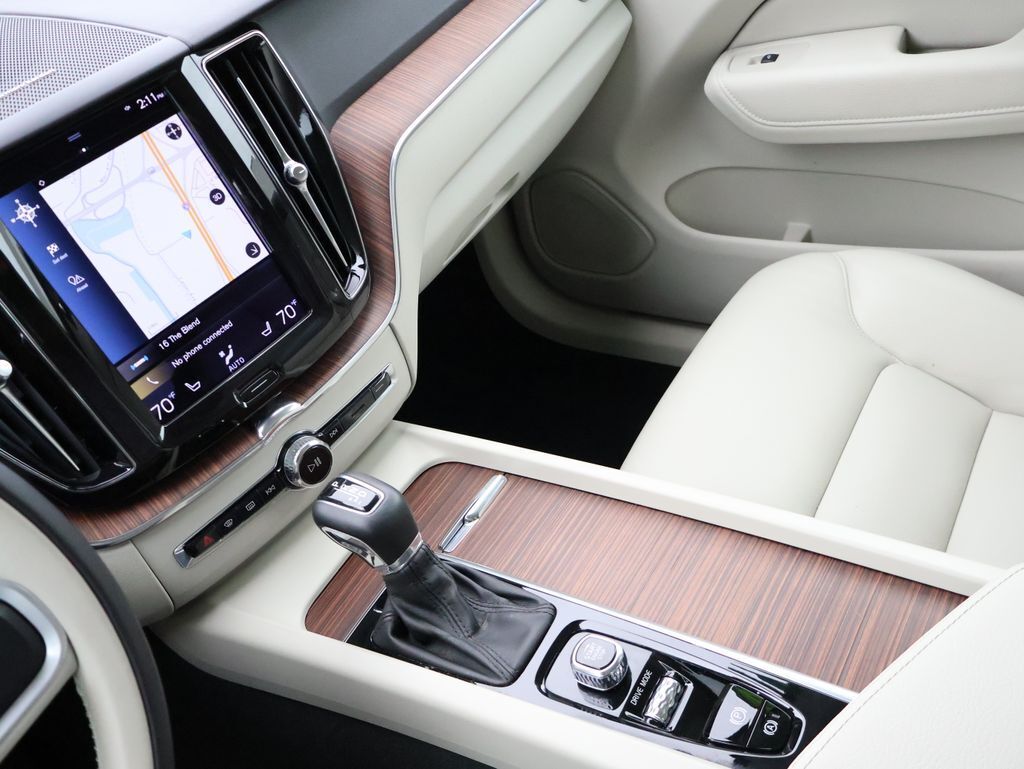 2021 Volvo XC60 T6 Momentum San Clemente CA
