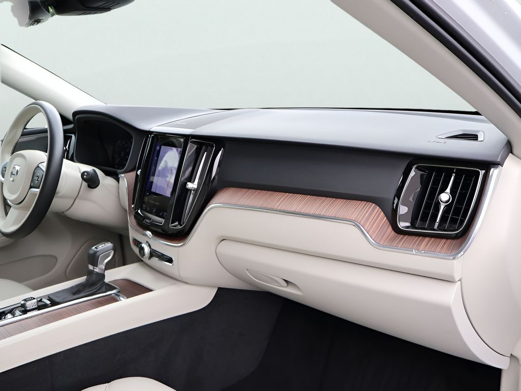 2021 Volvo XC60 T6 Momentum San Clemente CA