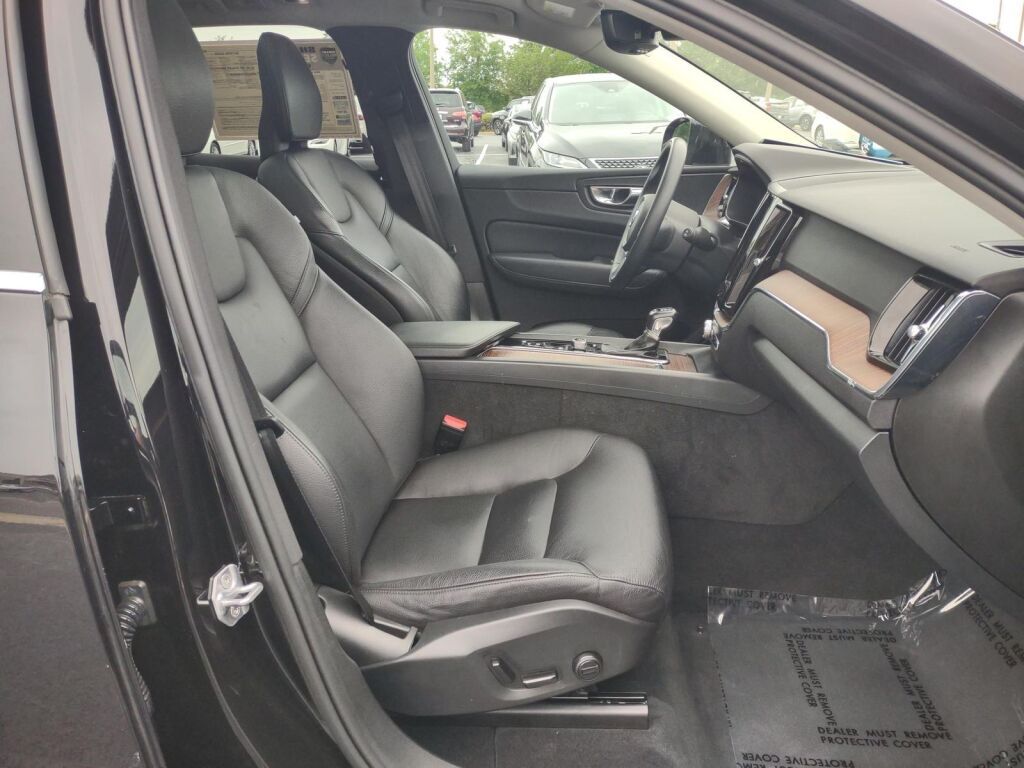 2021 Volvo XC60 T6 Momentum Richmond VA