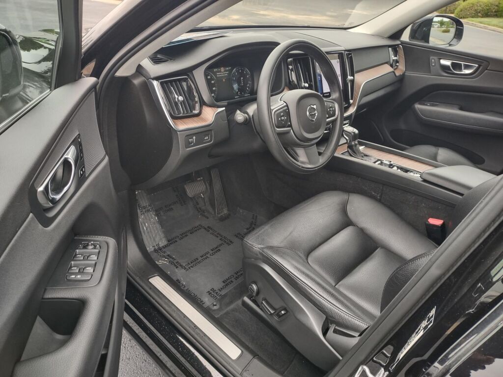 2021 Volvo XC60 T6 Momentum Richmond VA