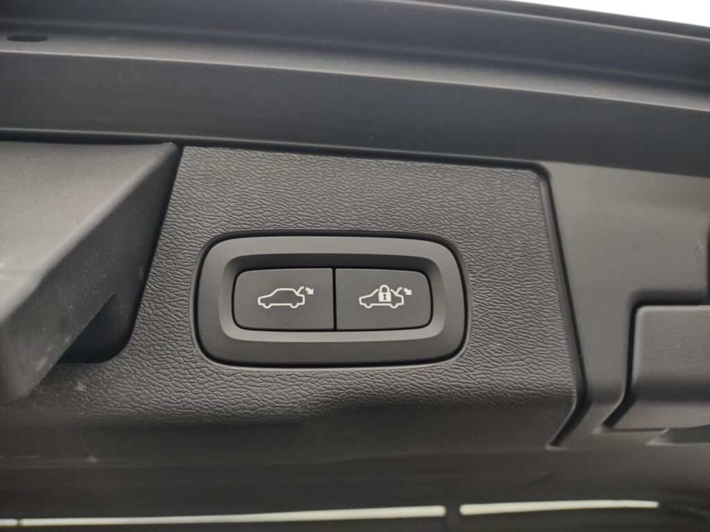 2021 Volvo XC60 T6 Momentum Richmond VA