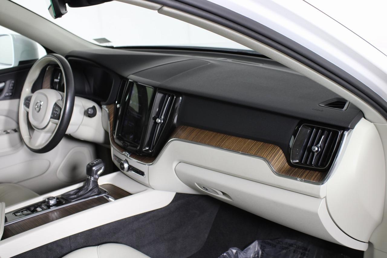 2021 Volvo XC60 T6 Momentum Manassas VA