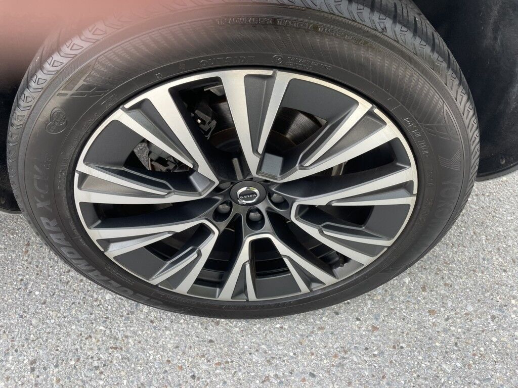 2021 Volvo XC90 MOMENTUM~1 OWNER~LEATHER INTERIOR~NAVIGATION~20 WHEELS~ONLINE FI Sarasota FL