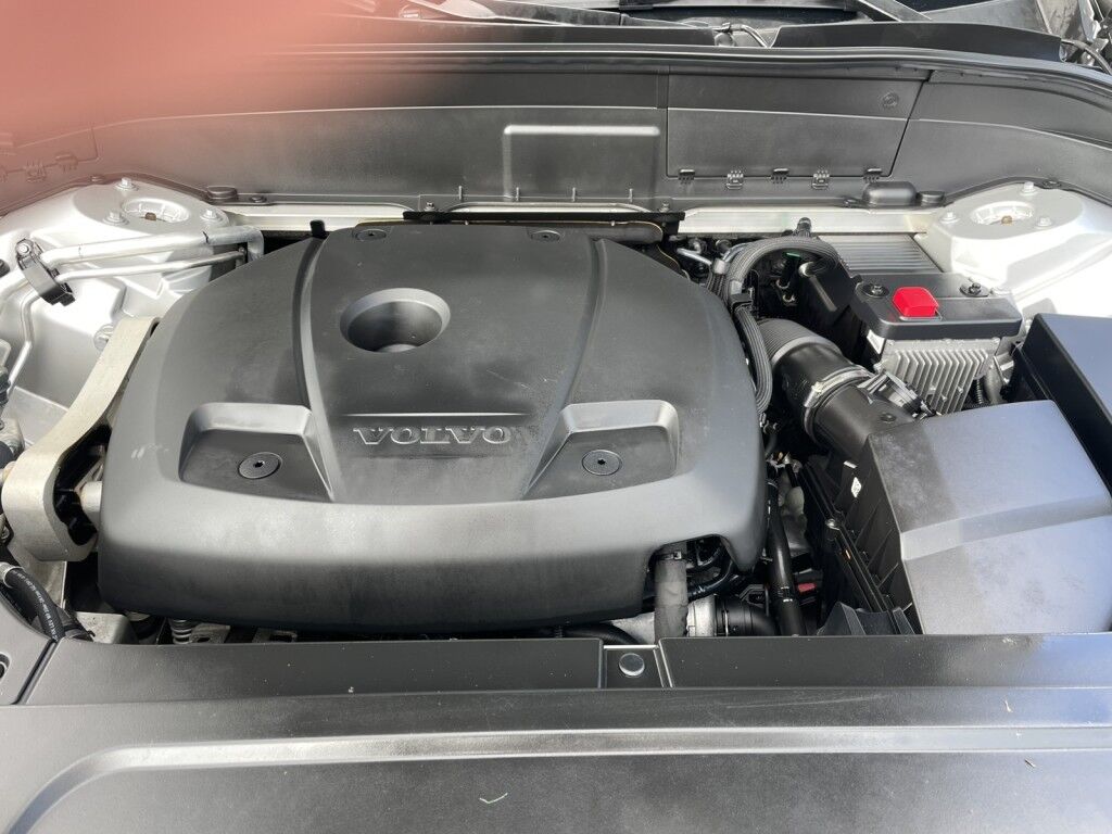 2021 Volvo XC90 MOMENTUM~1 OWNER~LEATHER INTERIOR~NAVIGATION~20 WHEELS~ONLINE FINANCE AND SHIPPING AVAILABLE!!!!! Sarasota FL