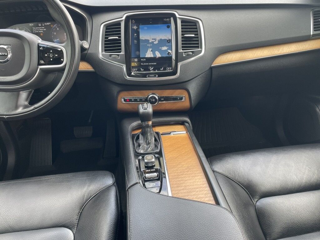 2021 Volvo XC90 MOMENTUM~1 OWNER~LEATHER INTERIOR~NAVIGATION~20 WHEELS~ONLINE FINANCE AND SHIPPING AVAILABLE!!!!! Sarasota FL