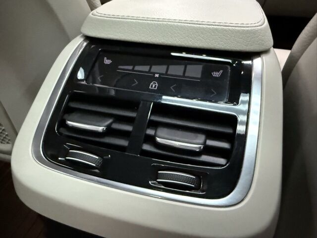 2021 Volvo XC90 Momentum Dallas TX 2021 Volvo XC90 Momentum Dallas TX