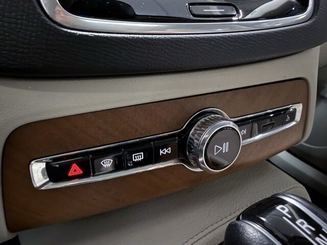 2021 Volvo XC90 Momentum Dallas TX 2021 Volvo XC90 Momentum Dallas TX