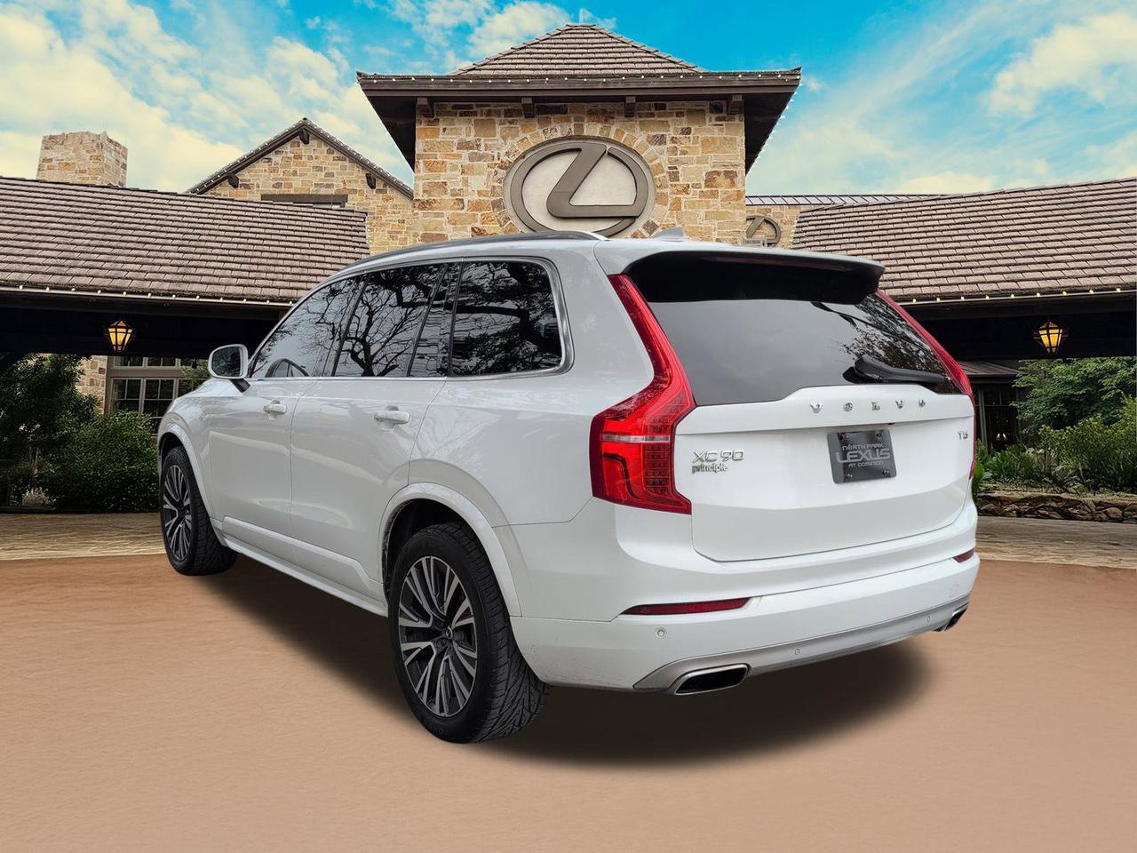 2021 Volvo XC90 Momentum