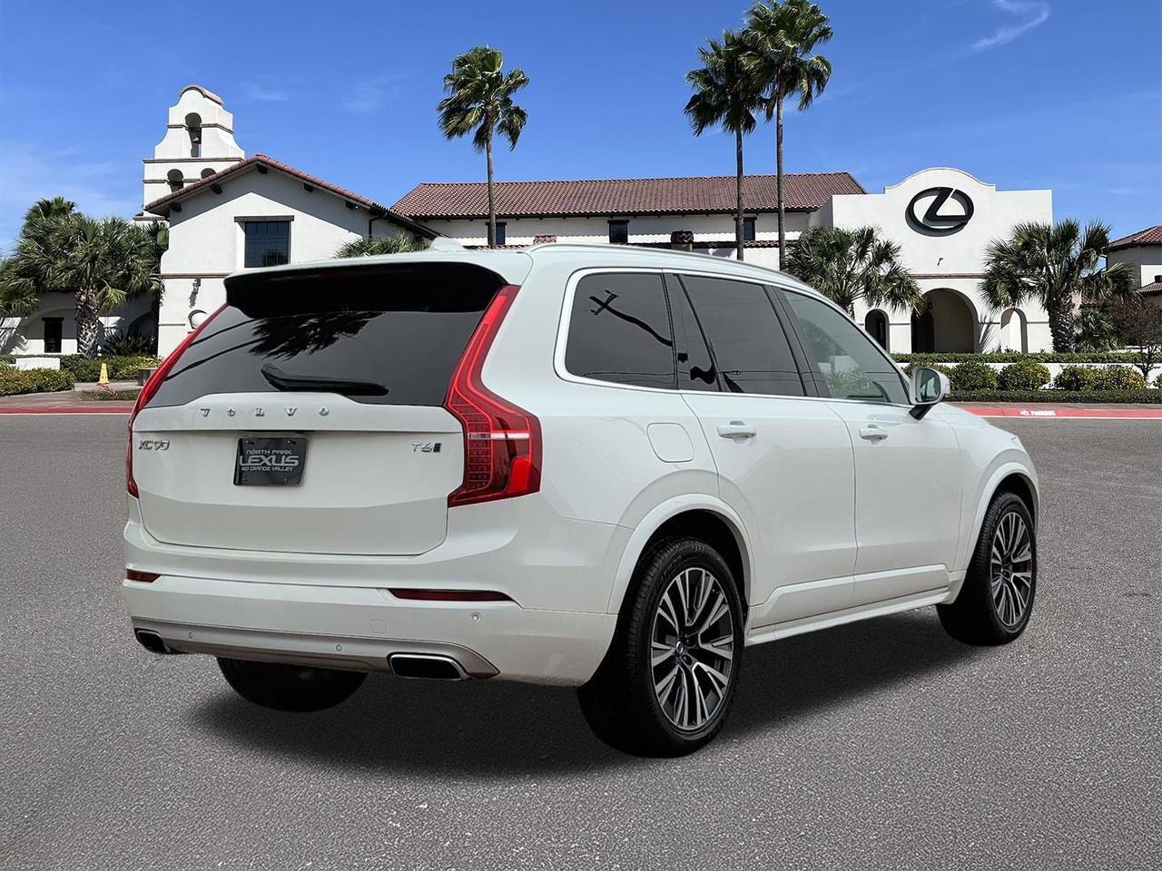 2021 Volvo XC90 Momentum