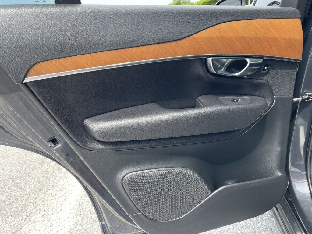 2021 Volvo XC90 Momentum Sarasota FL