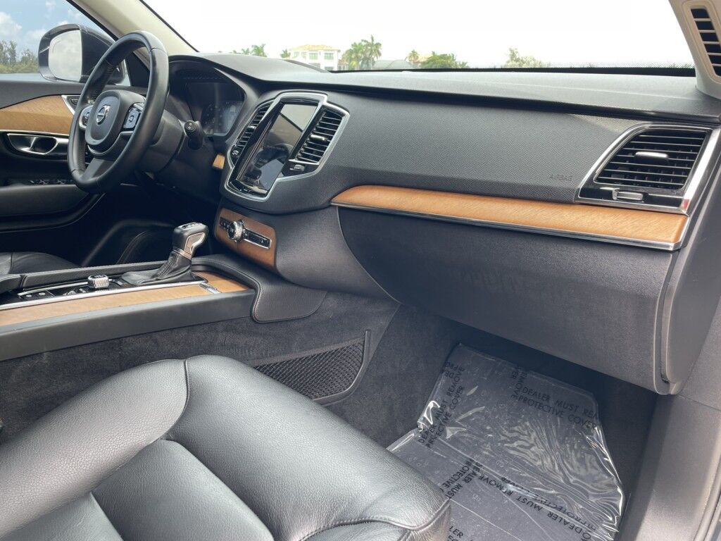 2021 Volvo XC90 Momentum Sarasota FL