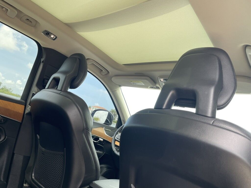 2021 Volvo XC90 Momentum Sarasota FL