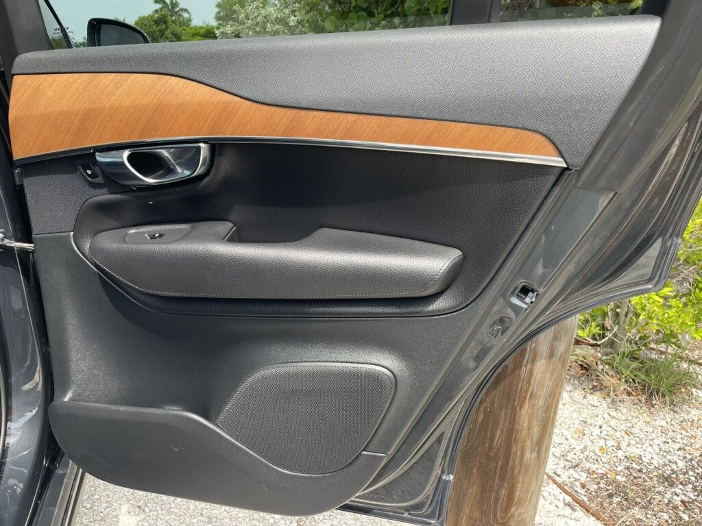 2021 Volvo XC90 Momentum Sarasota FL