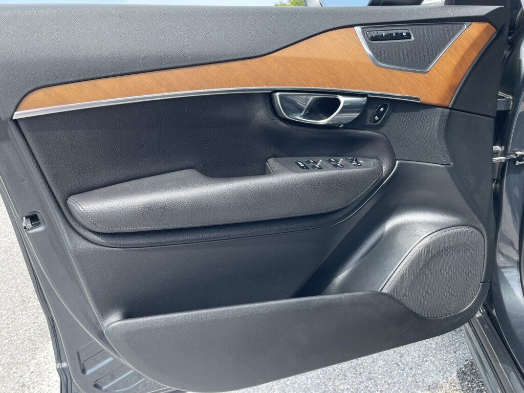 2021 Volvo XC90 Momentum Sarasota FL