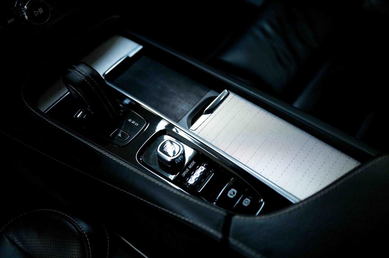 2021 Volvo XC90 R-Design photo 40