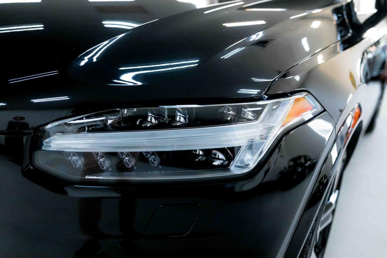 2021 Volvo XC90 R-Design photo 12