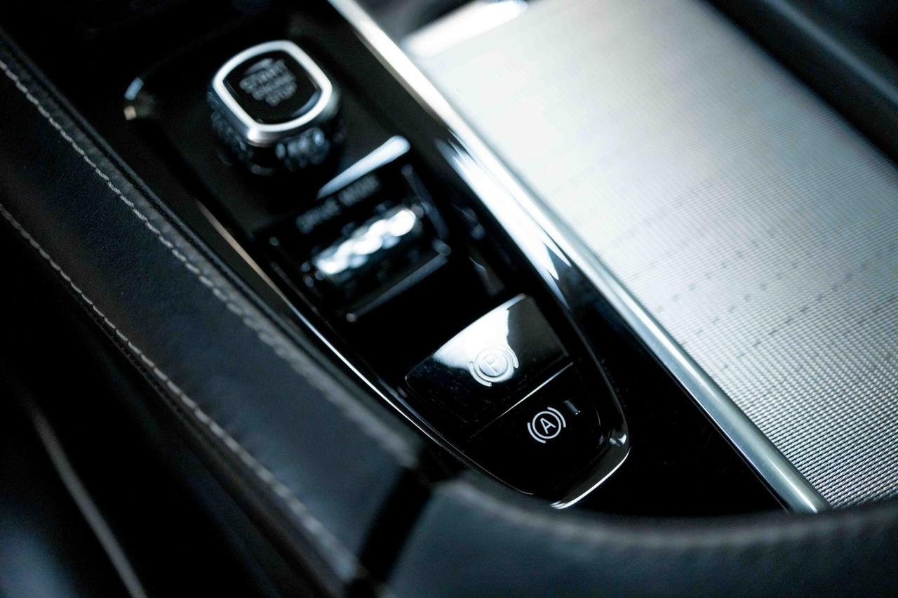 2021 Volvo XC90 R-Design photo 41