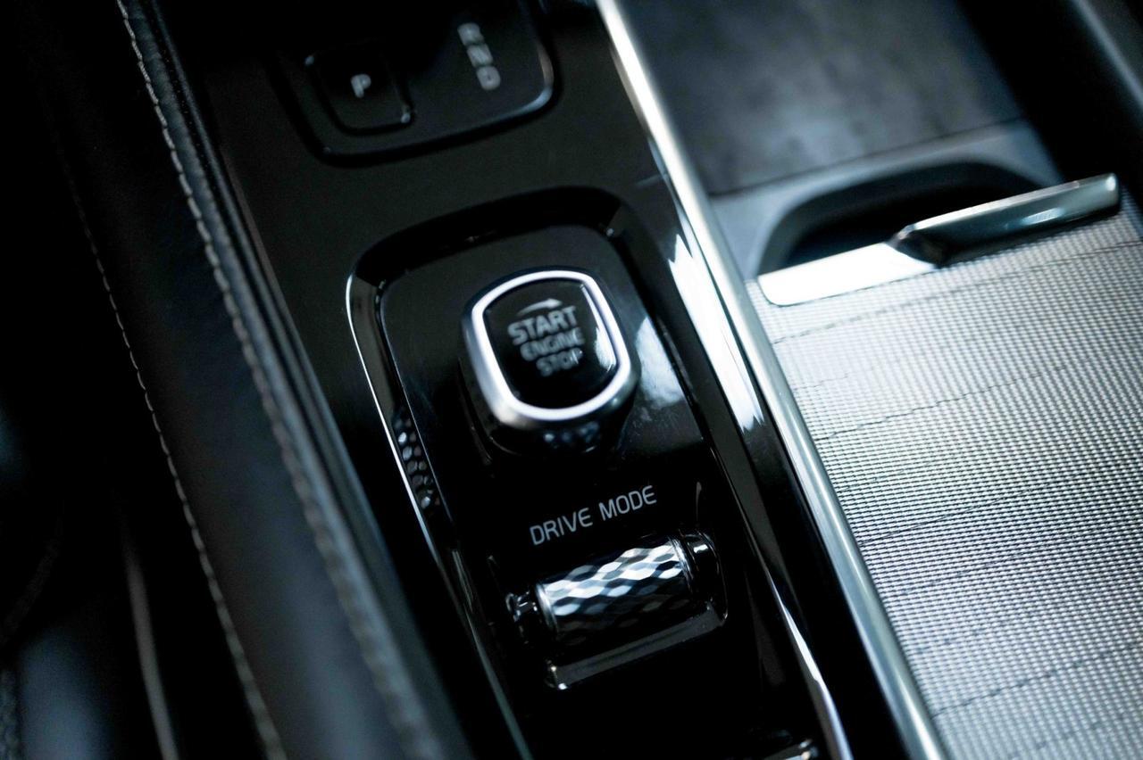 2021 Volvo XC90 R-Design photo 42