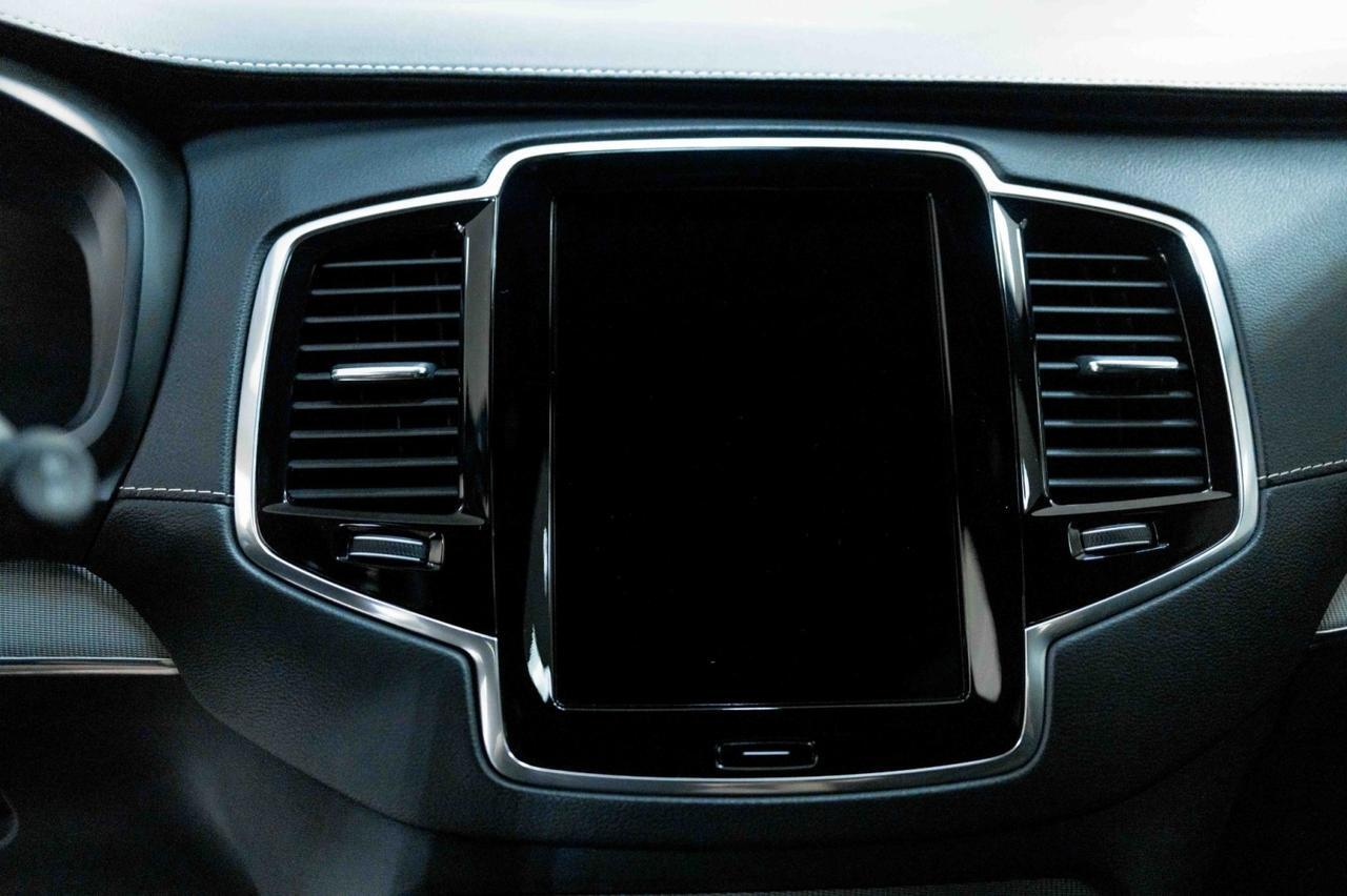 2021 Volvo XC90 R-Design photo 45