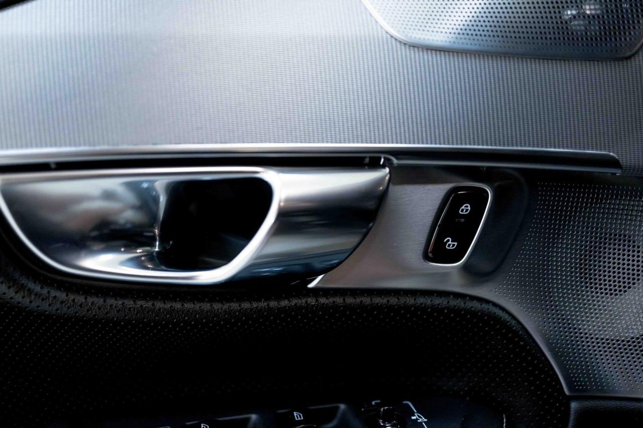 2021 Volvo XC90 R-Design photo 35