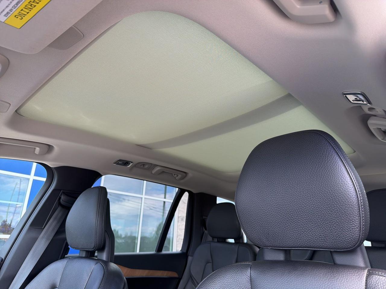 2021 Volvo XC90 Recharge Plug-In Hybrid T8 Inscription Expression 7 Passenger Bend OR