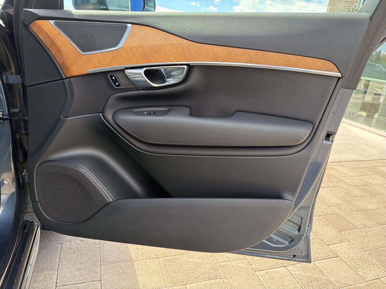 2021 Volvo XC90 Recharge Plug-In Hybrid T8 Inscription Expression 7 Passenger Bend OR