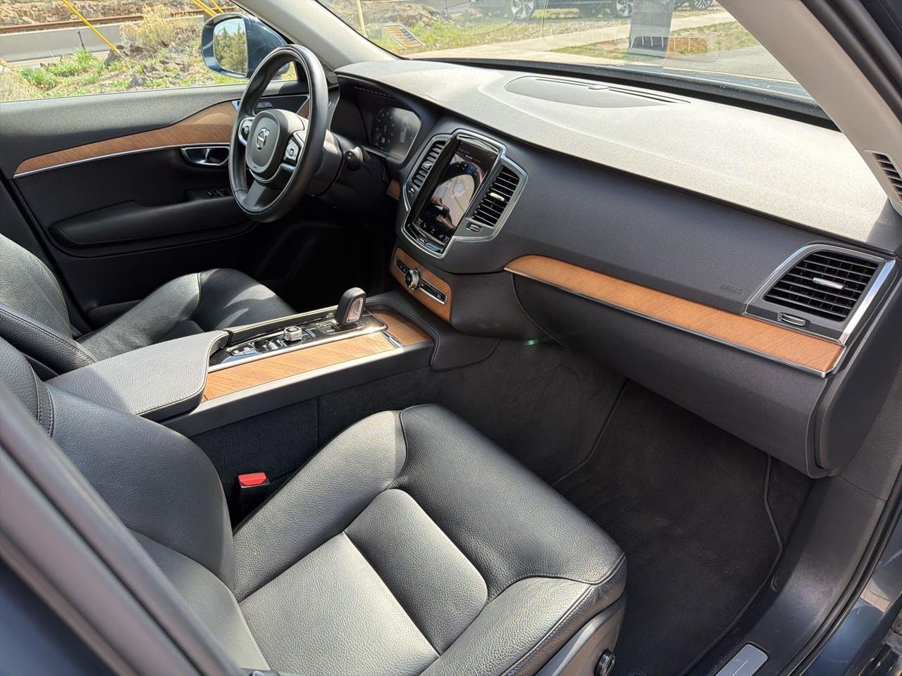 2021 Volvo XC90 Recharge Plug-In Hybrid T8 Inscription Expression 7 Passenger Bend OR