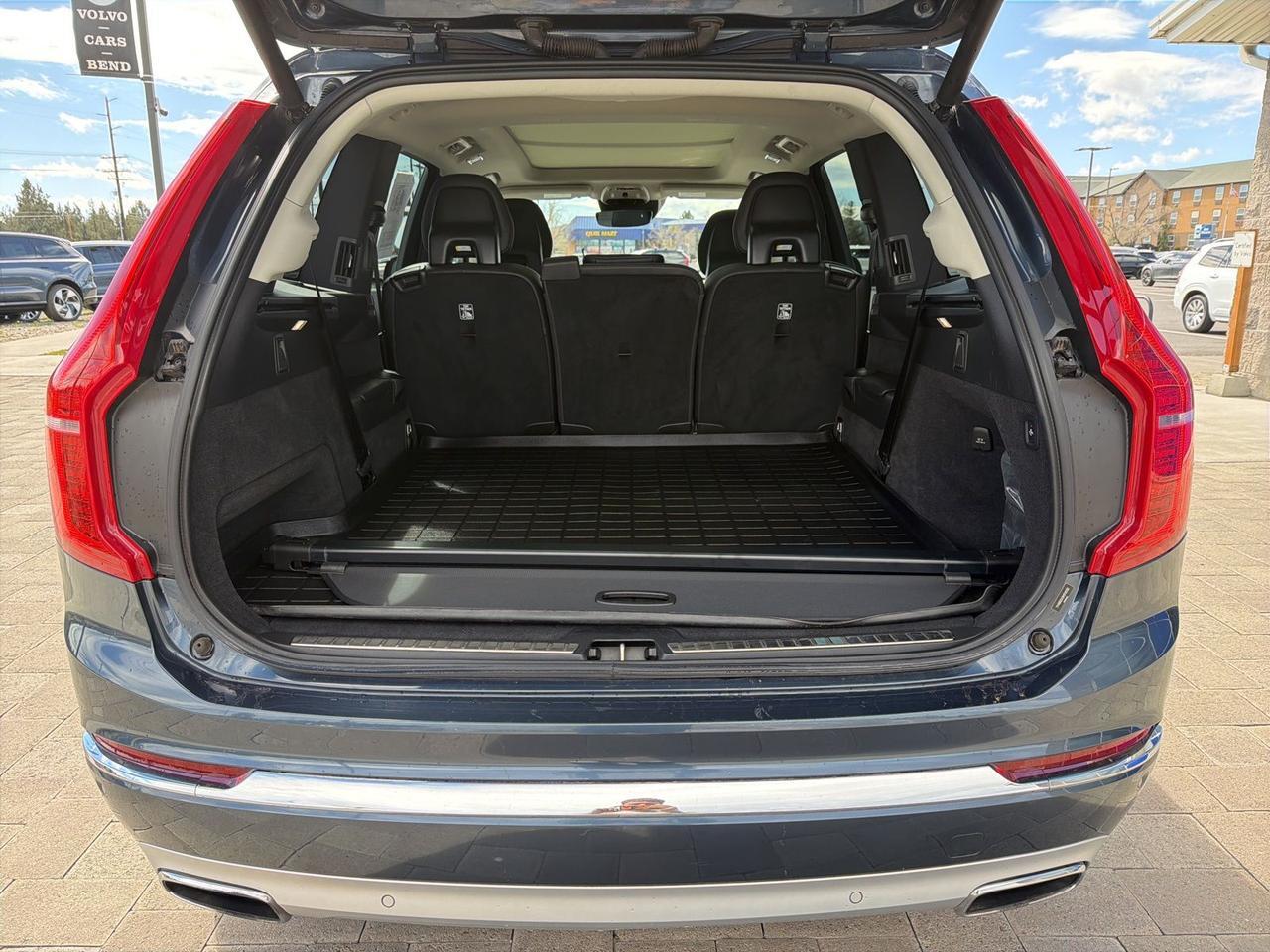 2021 Volvo XC90 Recharge Plug-In Hybrid T8 Inscription Expression 7 Passenger Bend OR