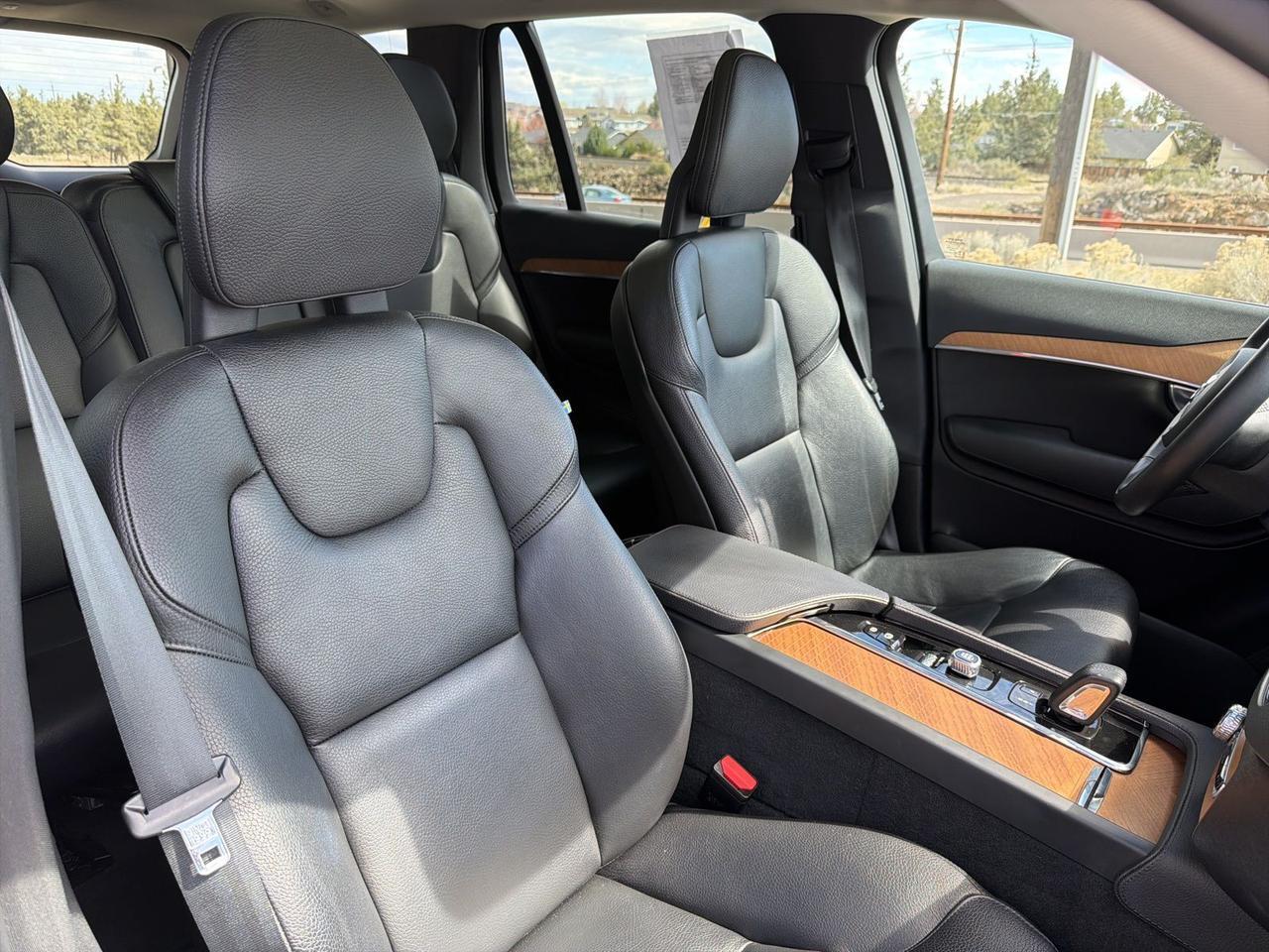 2021 Volvo XC90 Recharge Plug-In Hybrid T8 Inscription Expression 7 Passenger Bend OR