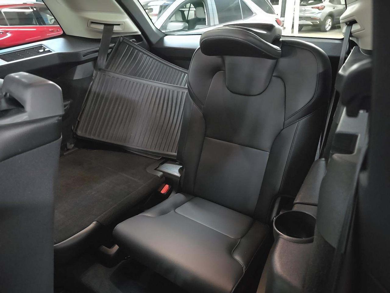 2021 Volvo XC90 T5 Momentum 3rd Row Seats Adaptive Cruise Portland OR