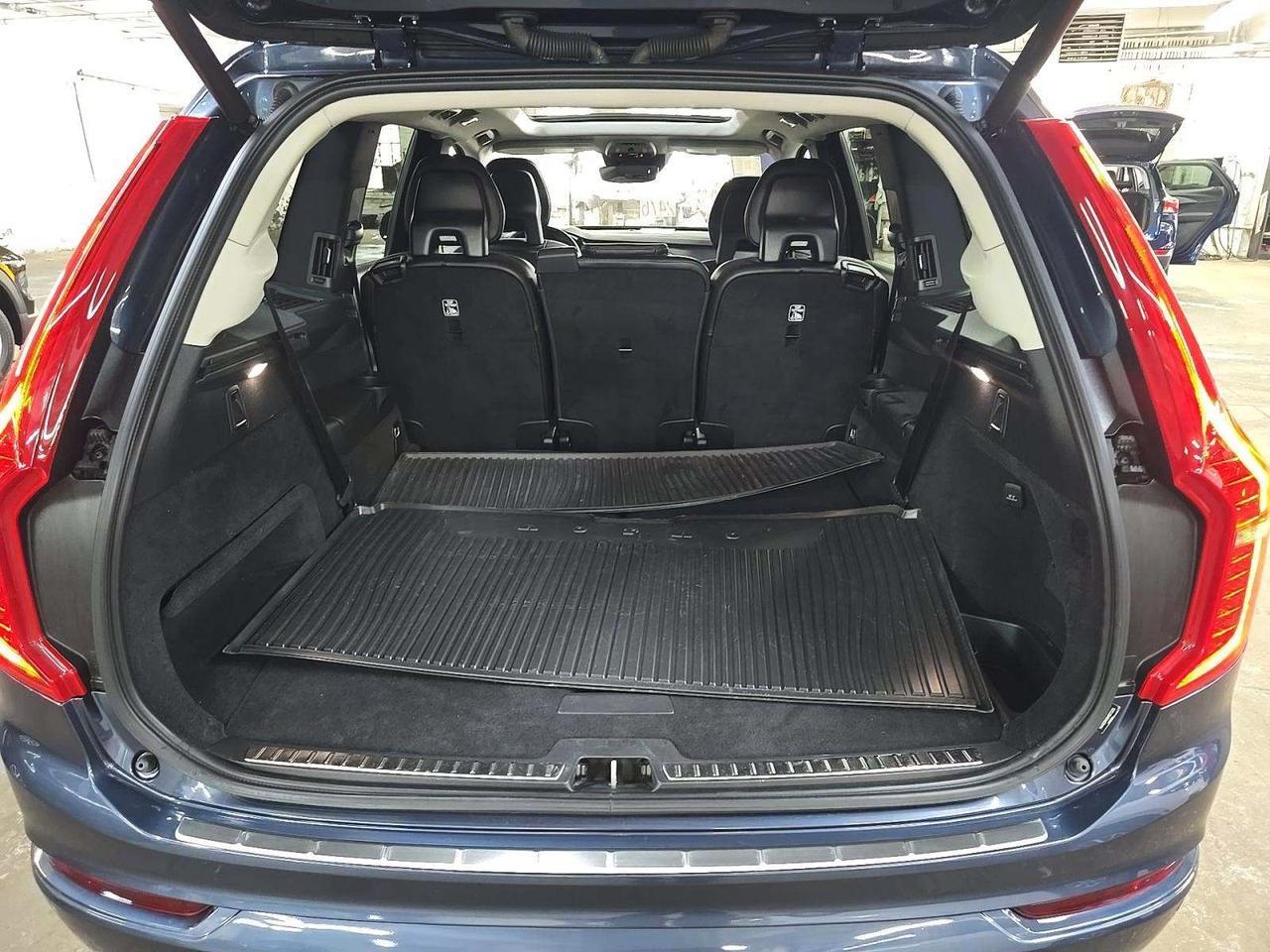 2021 Volvo XC90 T5 Momentum 3rd Row Seats Adaptive Cruise Portland OR