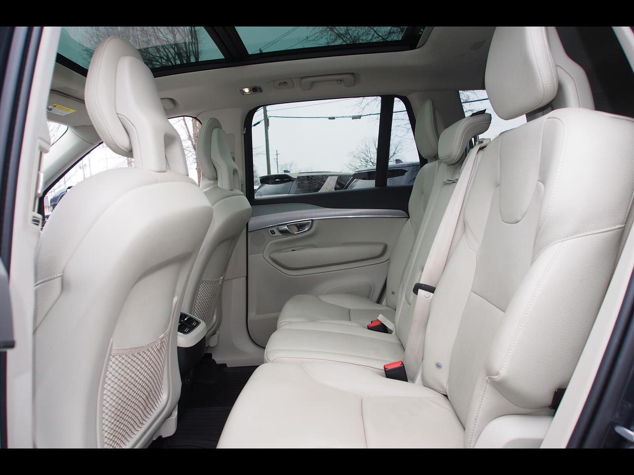 2021 Volvo XC90 T5 Momentum