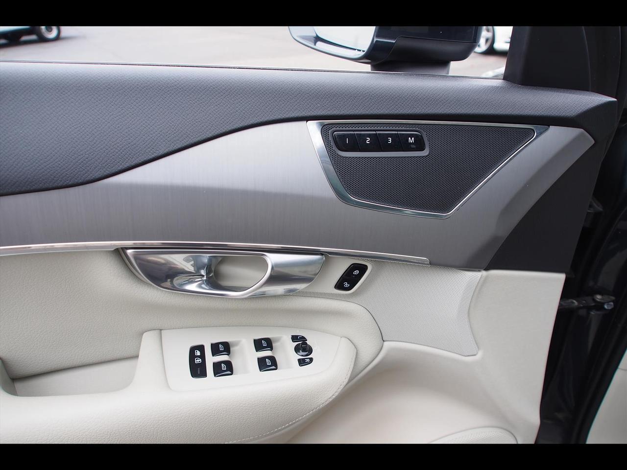 2021 Volvo XC90 T5 Momentum